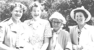 1956-09-30nell,vi,faith,liz-wotherspoon1x1.jpg (20165 bytes)